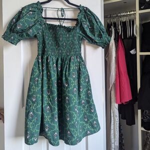 Hill House | Athena nap dress in emerald trellis